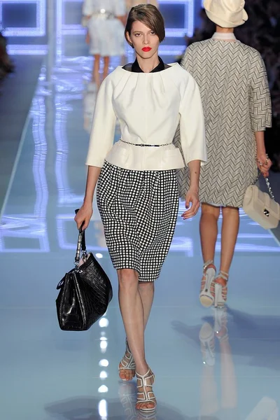 Look 5